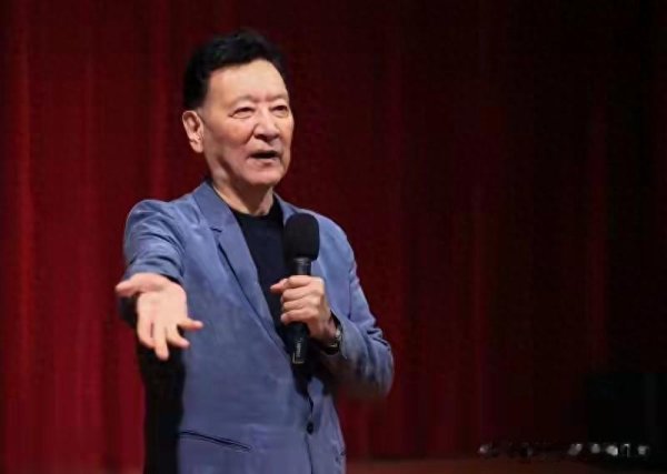 在线股票配资排名 高低立判! 赵少康上法庭连忙道歉站着答辩, 蔡正元被判刑绝不屈服